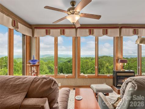 503 Fleetwood Plaza Laurel Park NC 28739