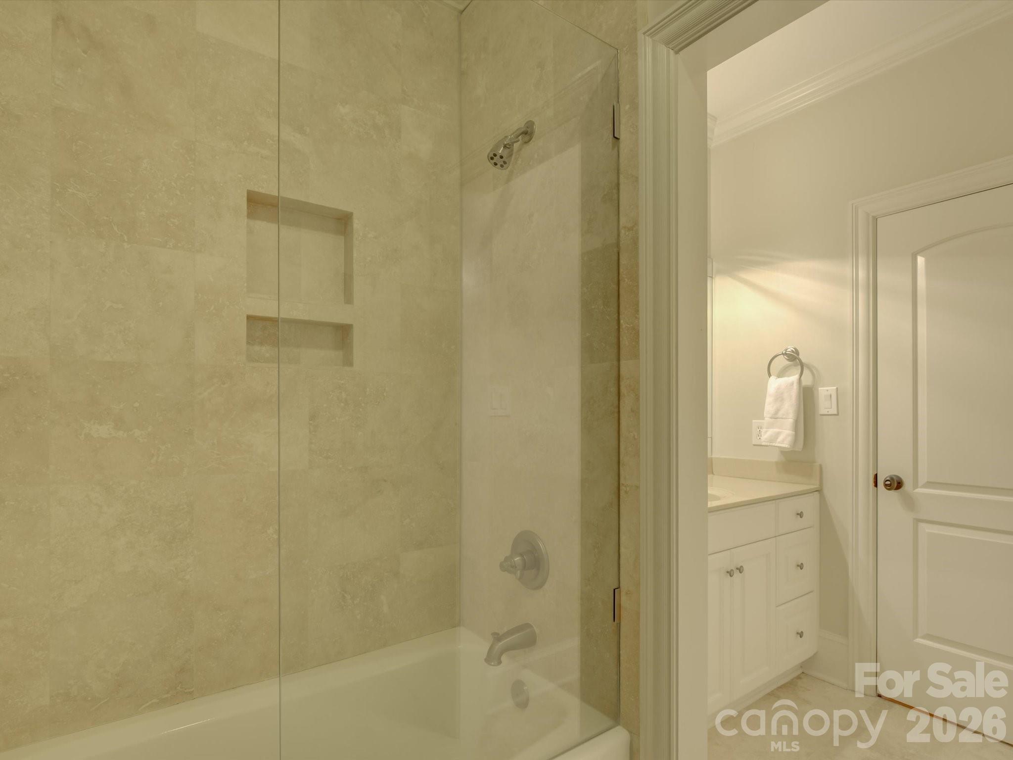 5060 Carmel Road Charlotte NC 28226