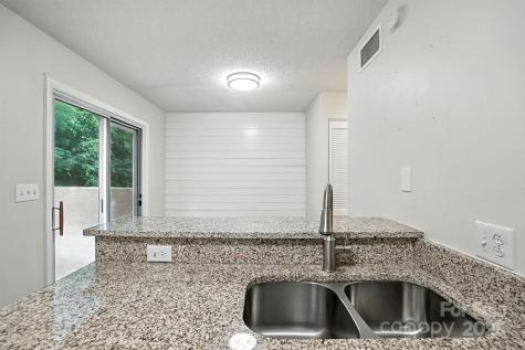 1101 Surry Lane Gastonia NC 28054