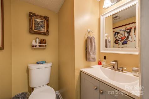 1060 Surry Lane Gastonia NC 28054