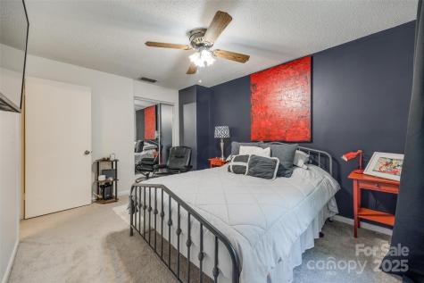 1060 Surry Lane Gastonia NC 28054