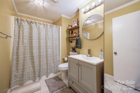 1060 Surry Lane Gastonia NC 28054