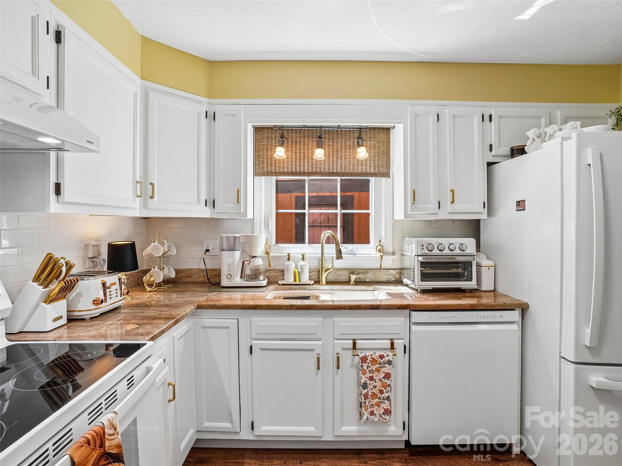 1737 Haywood Manor Road Hendersonville NC 28791