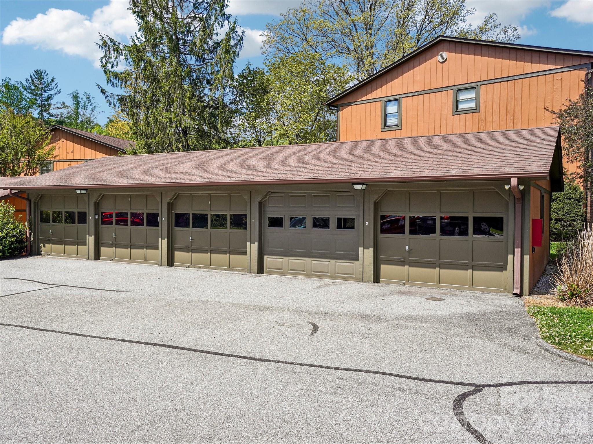 1737 Haywood Manor Road Hendersonville NC 28791