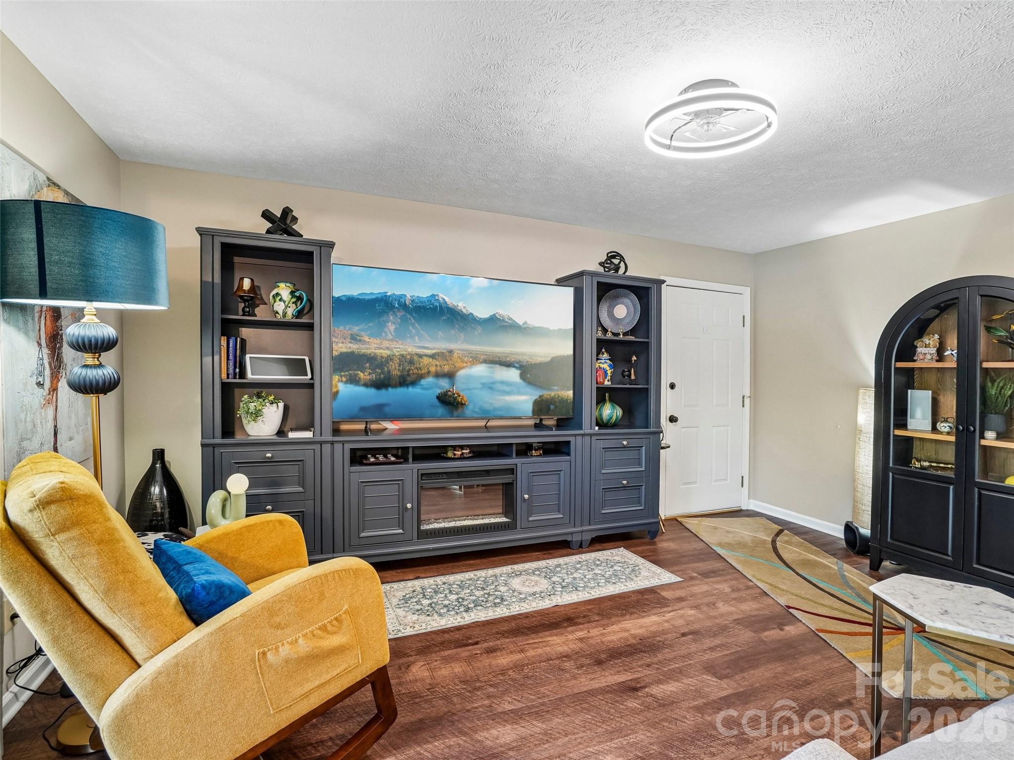 1737 Haywood Manor Road Hendersonville NC 28791
