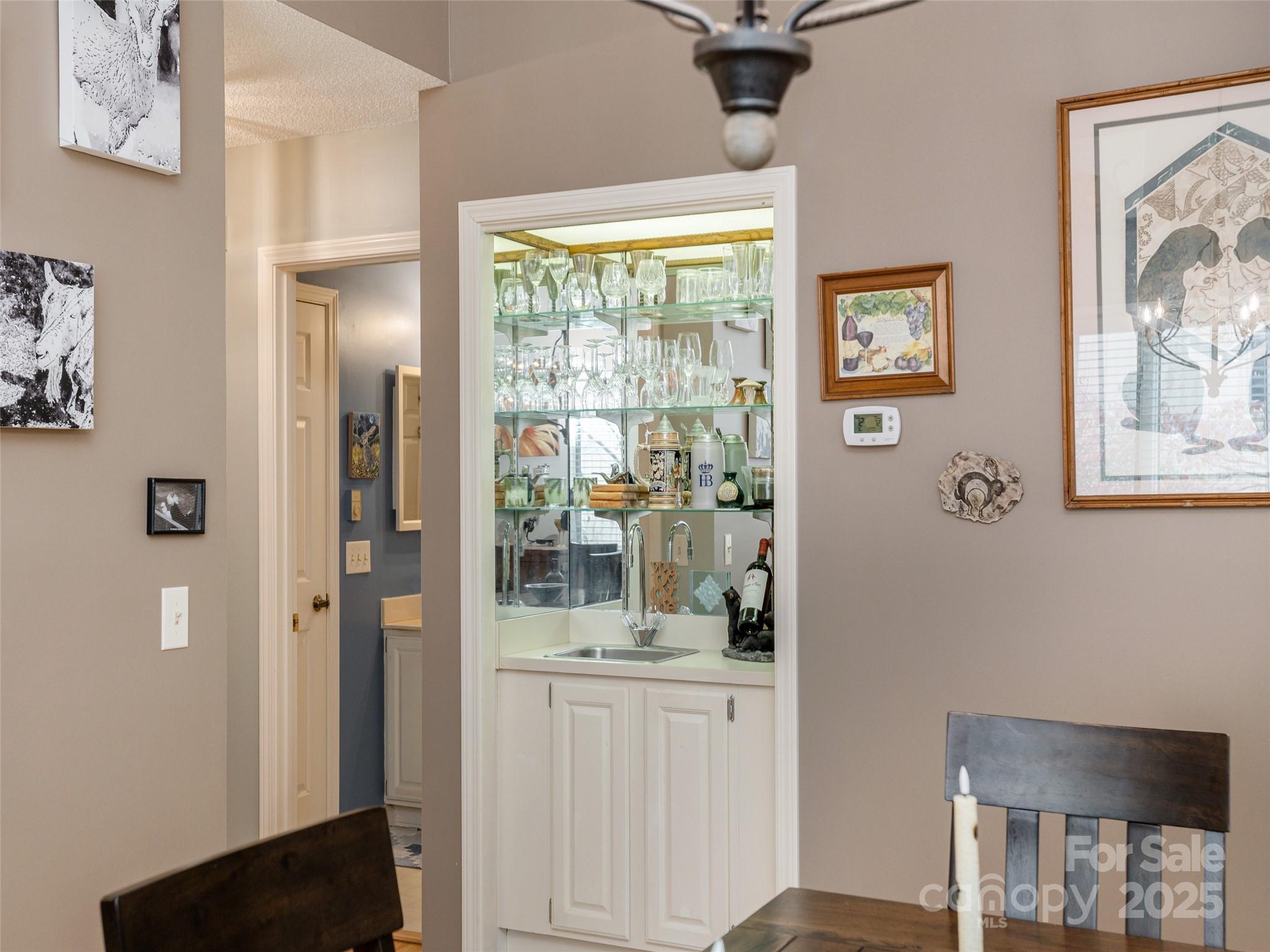 606 Red Oak Drive Hendersonville NC 28791