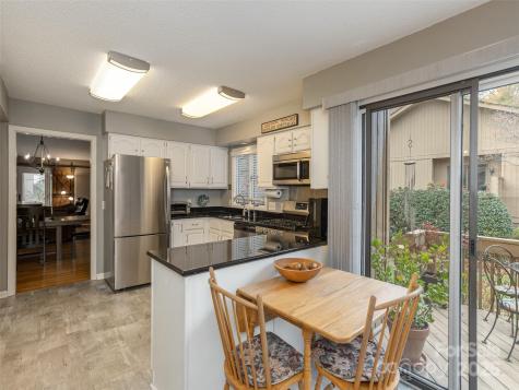 606 Red Oak Drive Hendersonville NC 28791