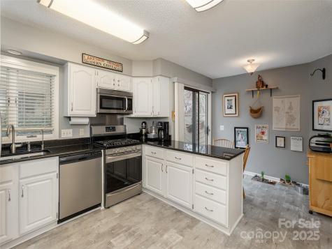 606 Red Oak Drive Hendersonville NC 28791