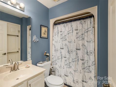 606 Red Oak Drive Hendersonville NC 28791