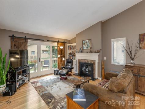 606 Red Oak Drive Hendersonville NC 28791