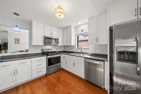 1206 Abbey Circle Asheville NC 28805