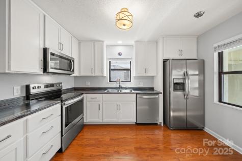 1206 Abbey Circle Asheville NC 28805