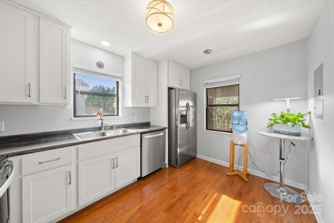 1206 Abbey Circle Asheville NC 28805