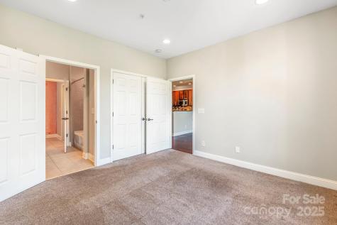 1000 E Woodlawn Road Charlotte NC 28209