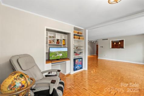 1300 Queens Road Charlotte NC 28207