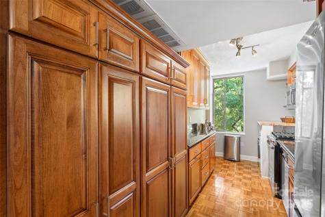 1300 Queens Road Charlotte NC 28207