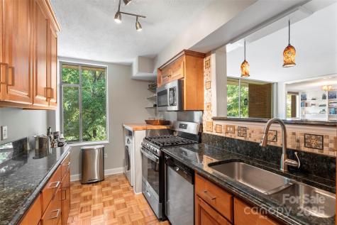 1300 Queens Road Charlotte NC 28207