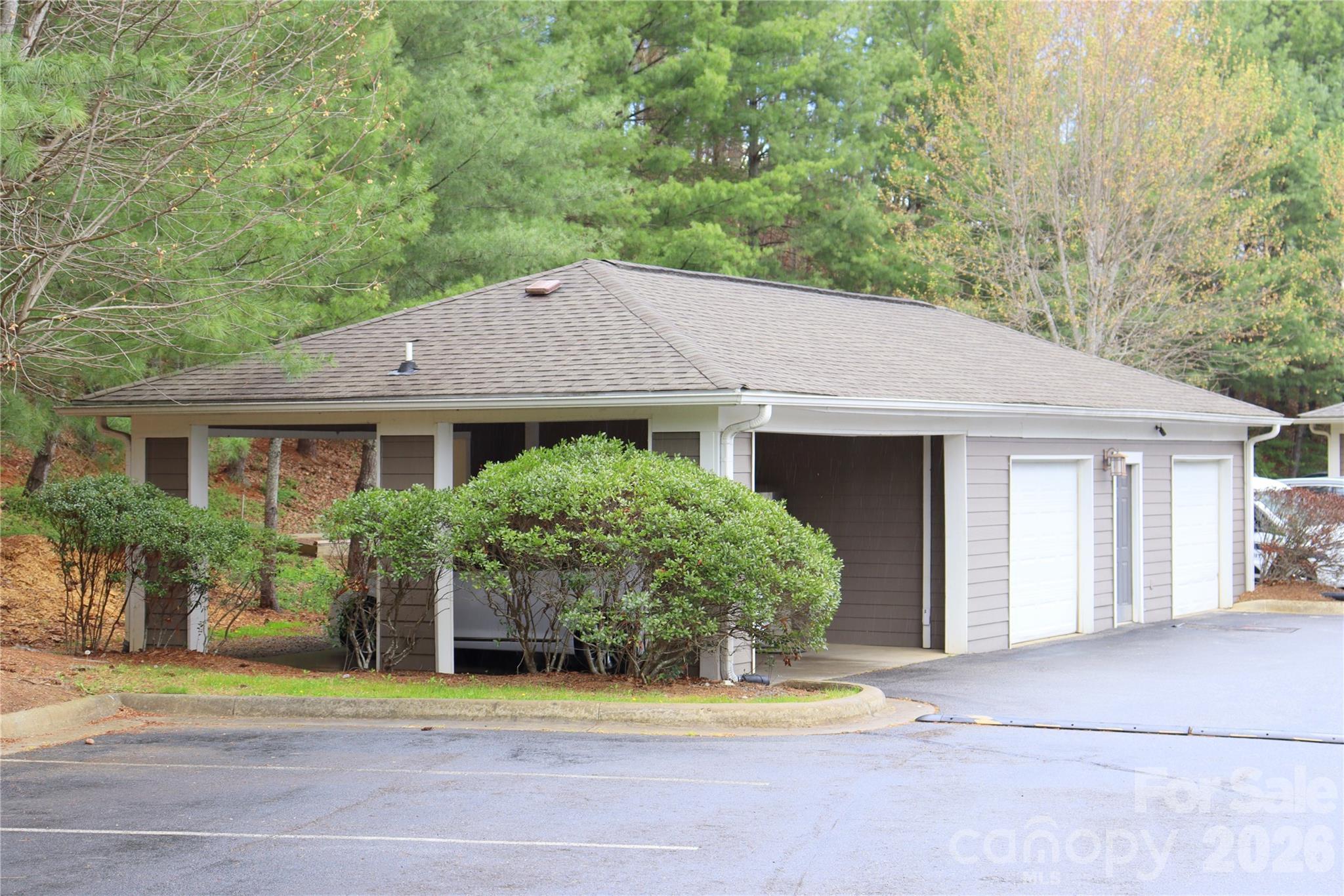 700 Vista Lake Drive Candler NC 28715