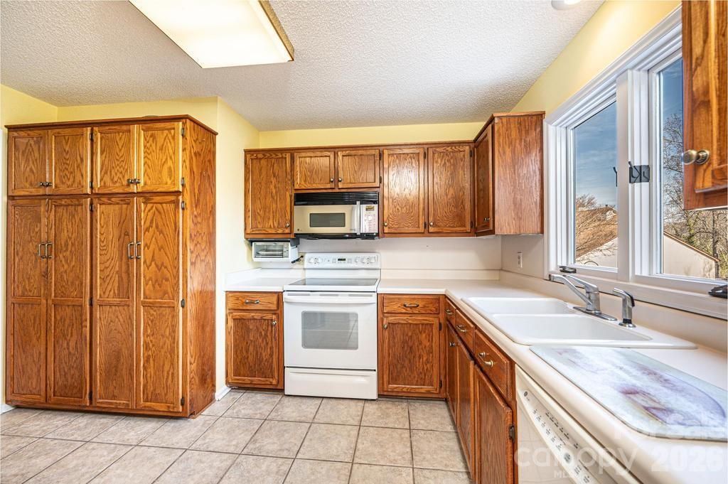 2231 6th Street NW Hickory NC 28601