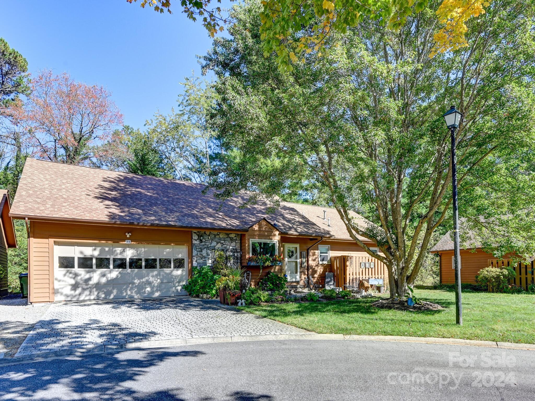 20 Foxglove Court Asheville NC 28805