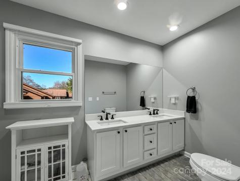 20 Foxglove Court Asheville NC 28805