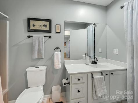 20 Foxglove Court Asheville NC 28805