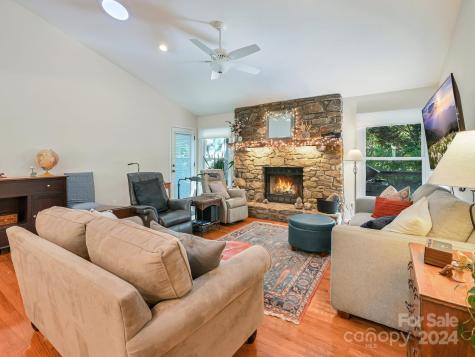 20 Foxglove Court Asheville NC 28805