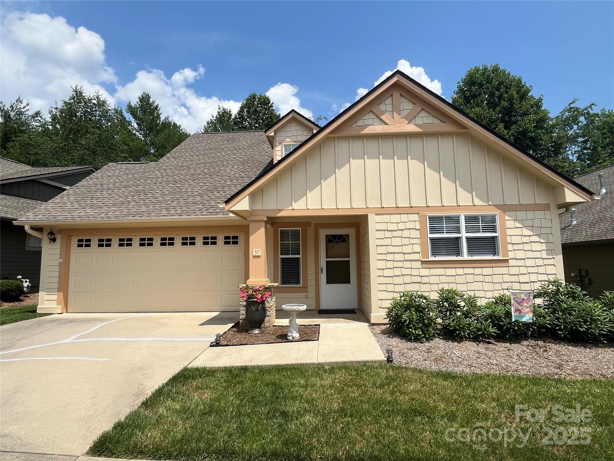 24 Gray Wolf Lane Hendersonville NC 28792