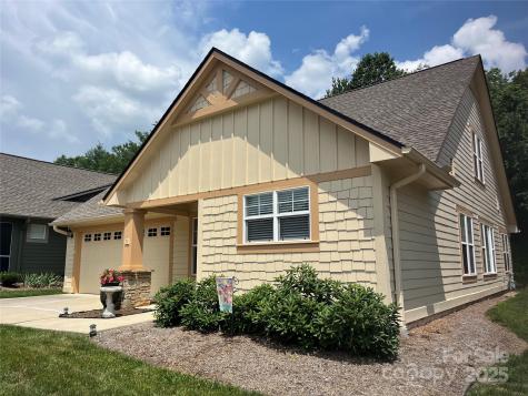 24 Gray Wolf Lane Hendersonville NC 28792