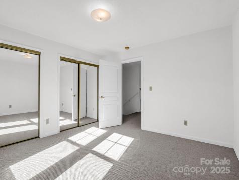 24 Gray Wolf Lane Hendersonville NC 28792