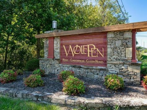 24 Gray Wolf Lane Hendersonville NC 28792