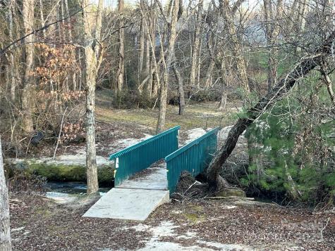 24 Gray Wolf Lane Hendersonville NC 28792