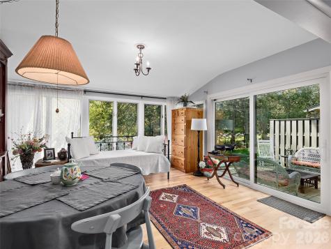 521 Crowfields Lane Asheville NC 28803