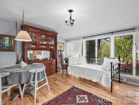 521 Crowfields Lane Asheville NC 28803