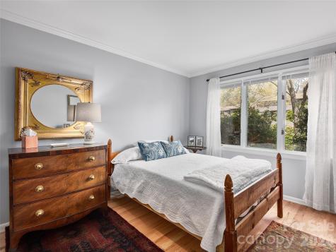 521 Crowfields Lane Asheville NC 28803