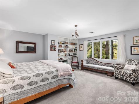 521 Crowfields Lane Asheville NC 28803