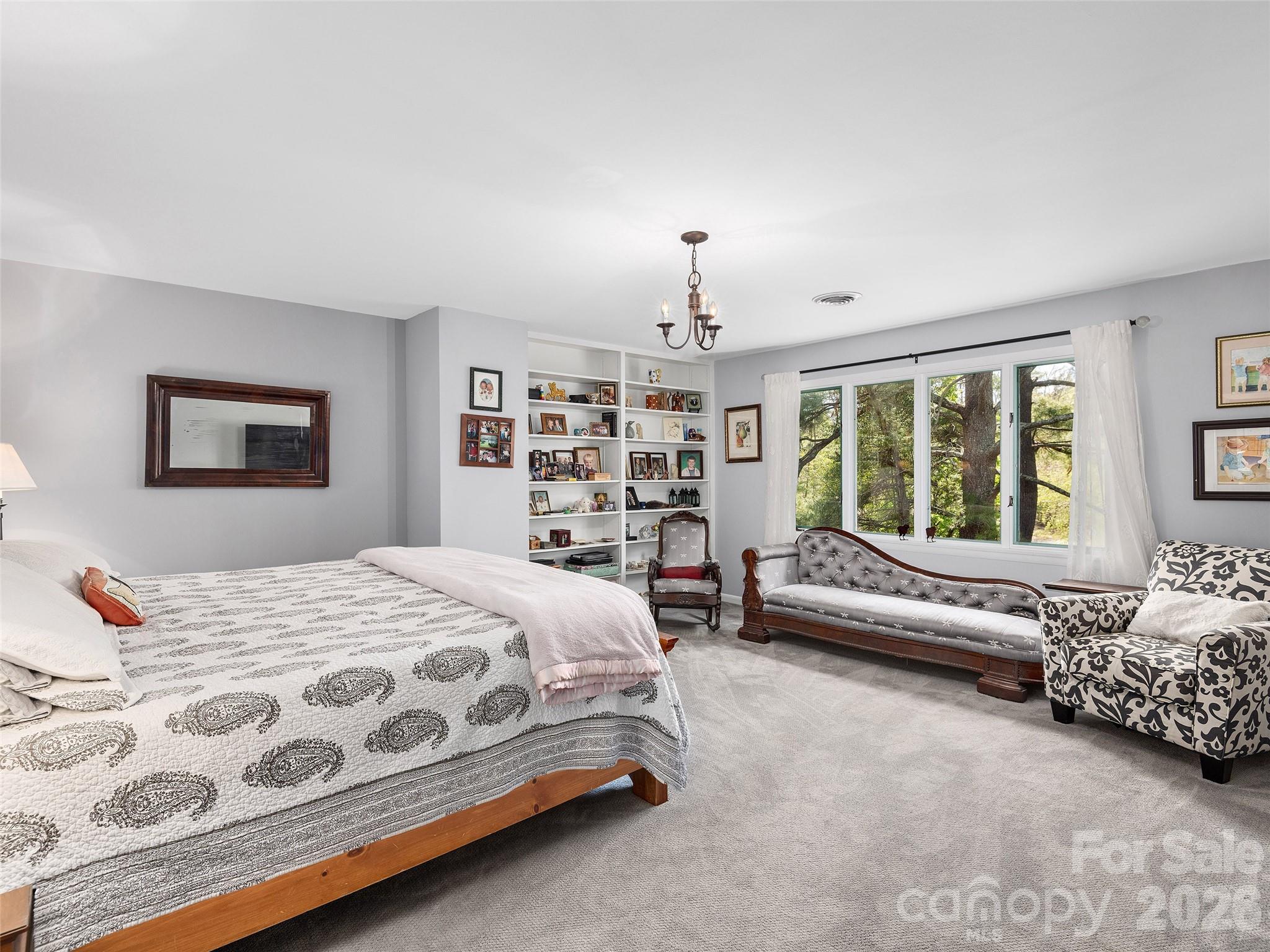 521 Crowfields Lane Asheville NC 28803