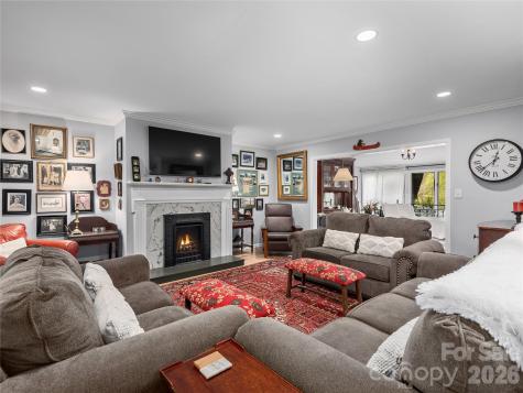 521 Crowfields Lane Asheville NC 28803