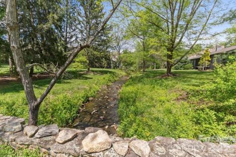 521 Crowfields Lane Asheville NC 28803