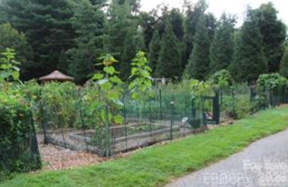521 Crowfields Lane Asheville NC 28803
