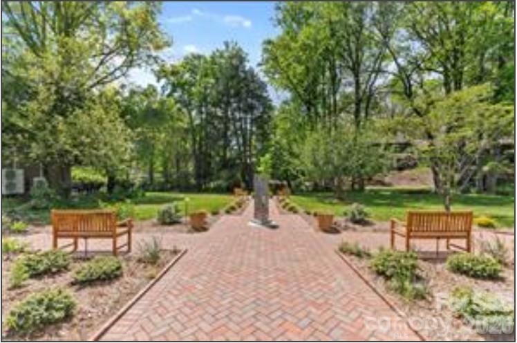 521 Crowfields Lane Asheville NC 28803