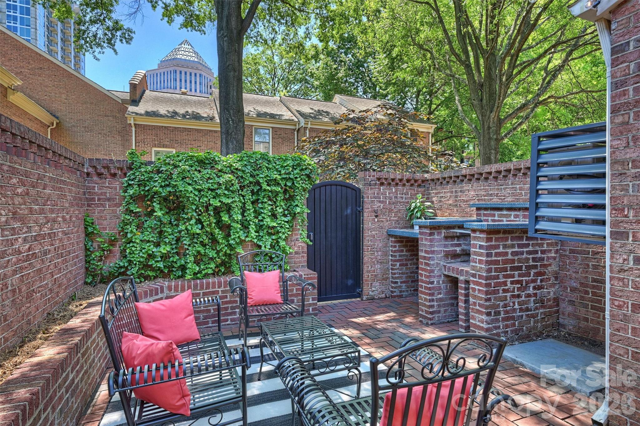 520 N Poplar Street Charlotte NC 28202