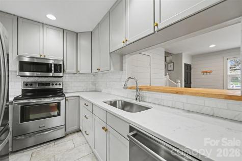 231 Wakefield Drive Charlotte NC 28209