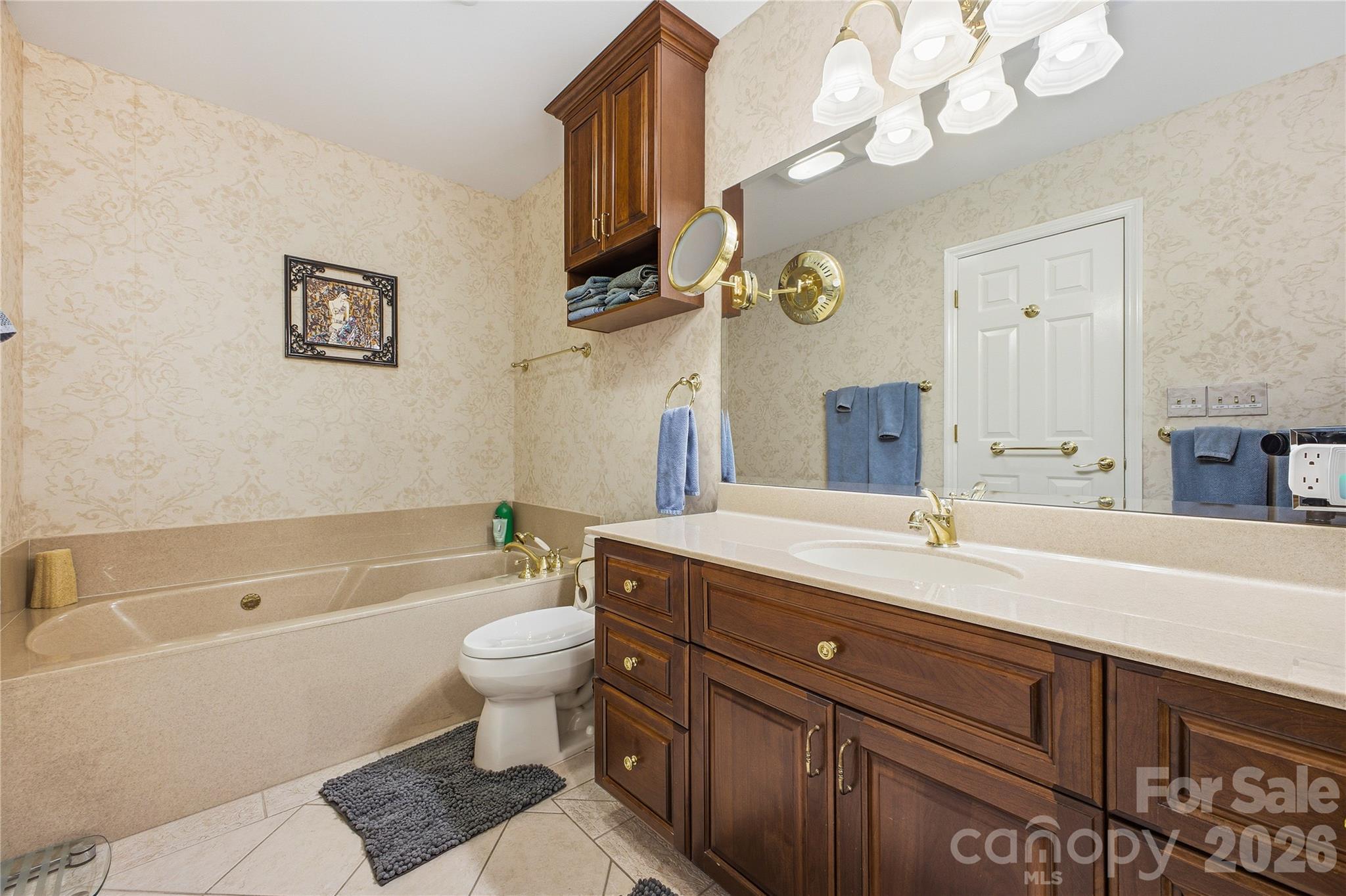 1403 Fleetwood Plaza Hendersonville NC 28739