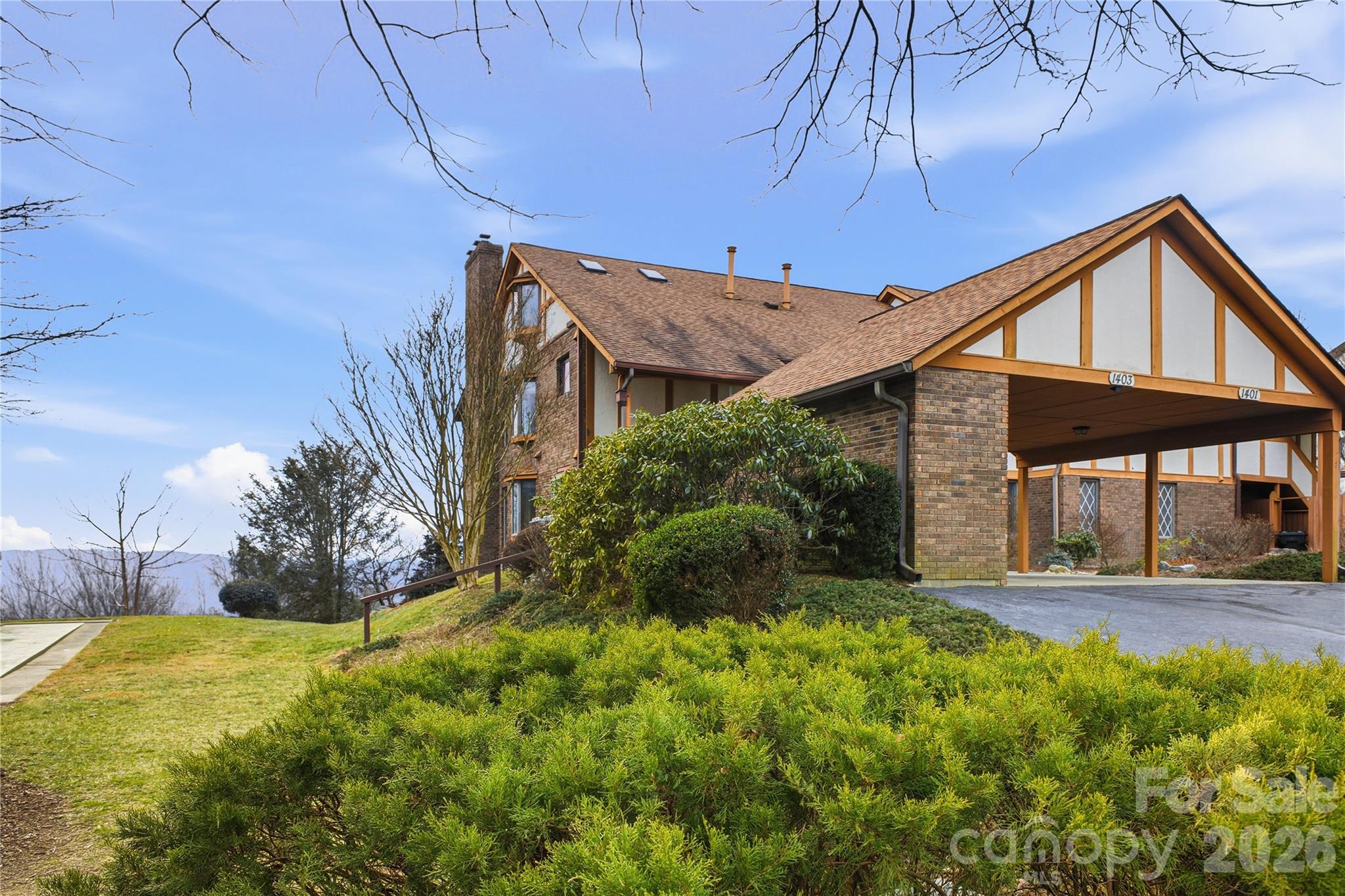 1403 Fleetwood Plaza Hendersonville NC 28739