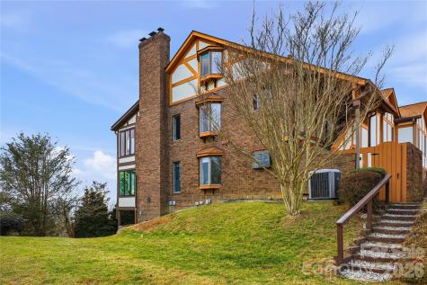 1403 Fleetwood Plaza Hendersonville NC 28739