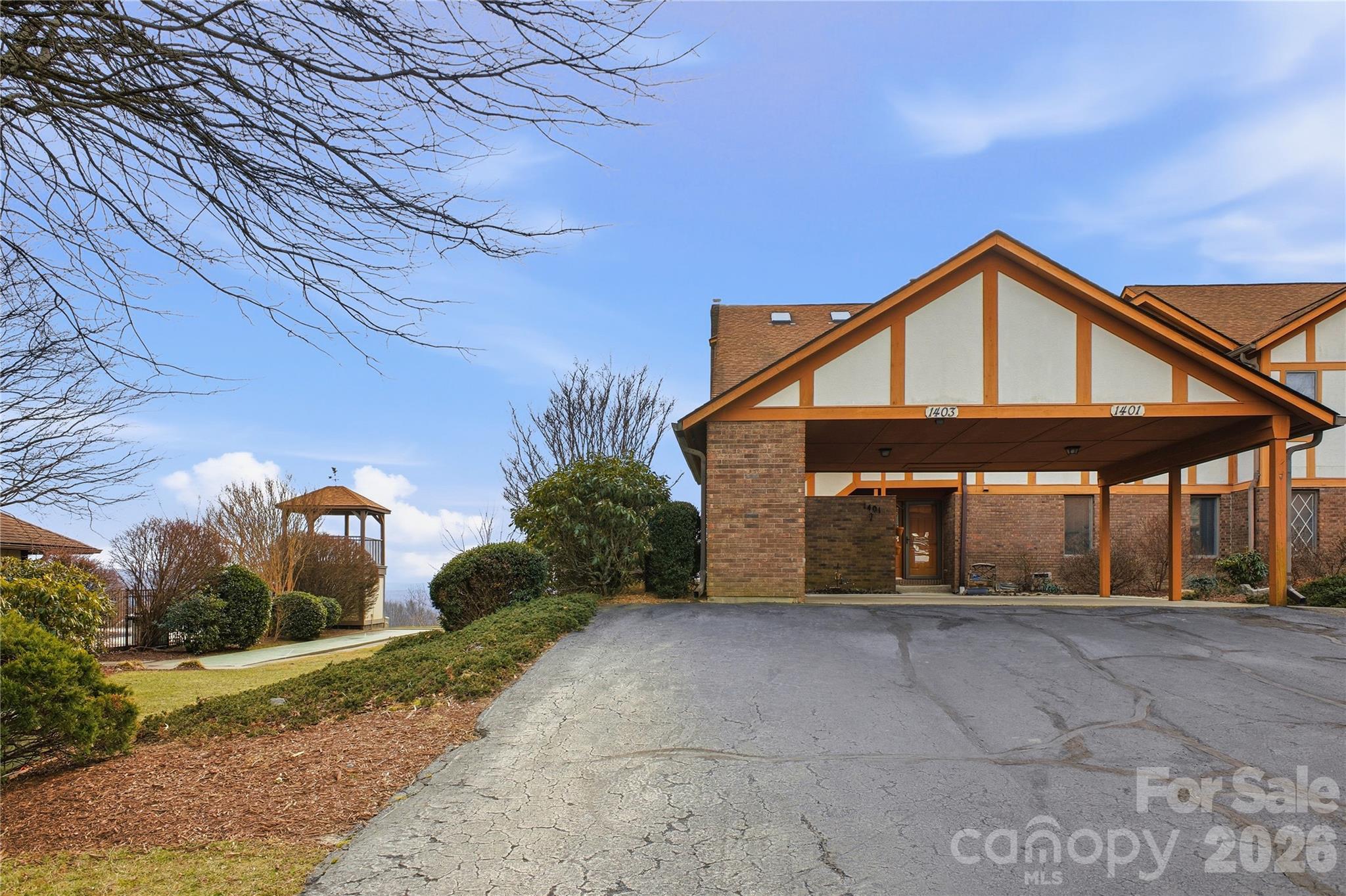 1403 Fleetwood Plaza Hendersonville NC 28739