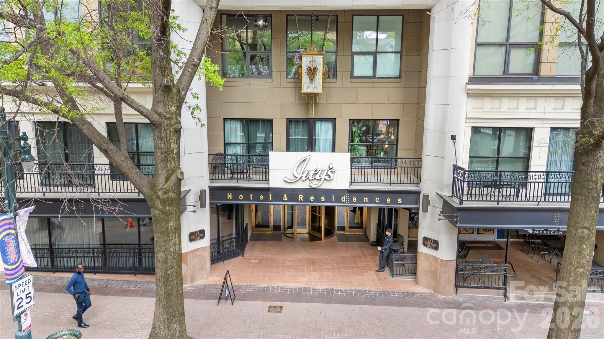 127 N Tryon Street Charlotte NC 28202
