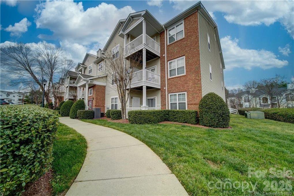 10616 Hill Point Court Charlotte NC 28262