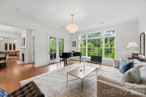 2312 Selwyn Avenue Charlotte NC 28207
